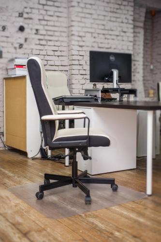 Защитный коврик под компьютерное кресло BSL 120x120 см (1,8 мм) шагрень Защитный коврик под компьютерное кресло BSL 120x120 см (1,8 мм) шагрень