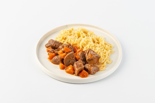 Говядина "Бургиньон" с макаронами "Орзо"
